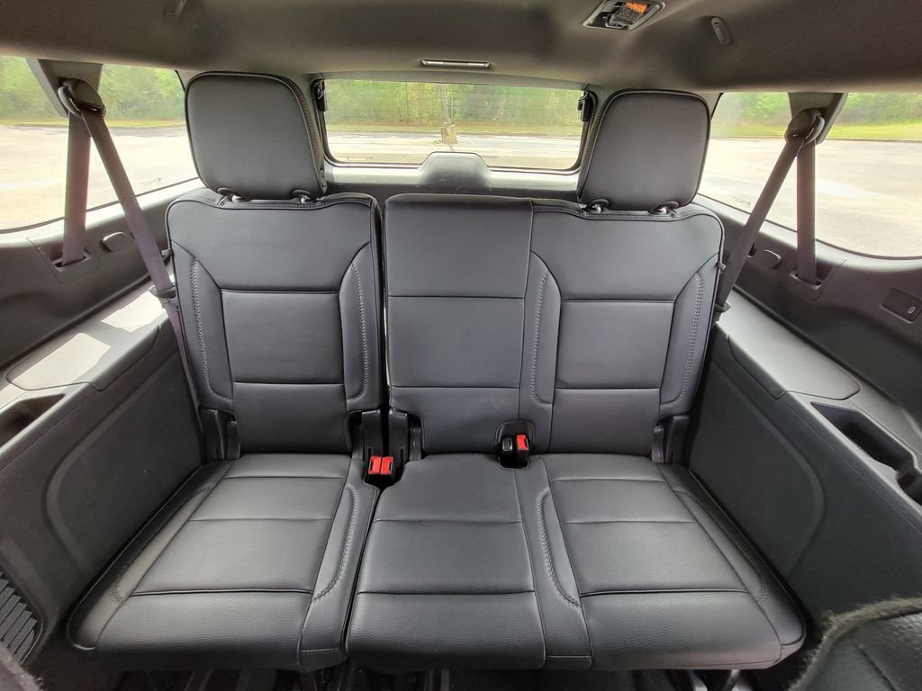 Used 2024 GMC Yukon XL Denali AWD/4WD image 17