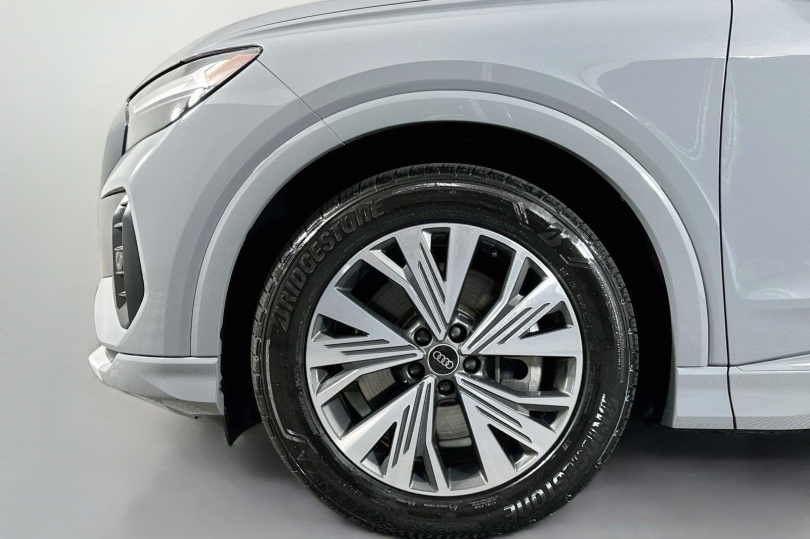 Used 2024 Audi Q4 e-tron Premium w/ Convenience Package RWD image 12