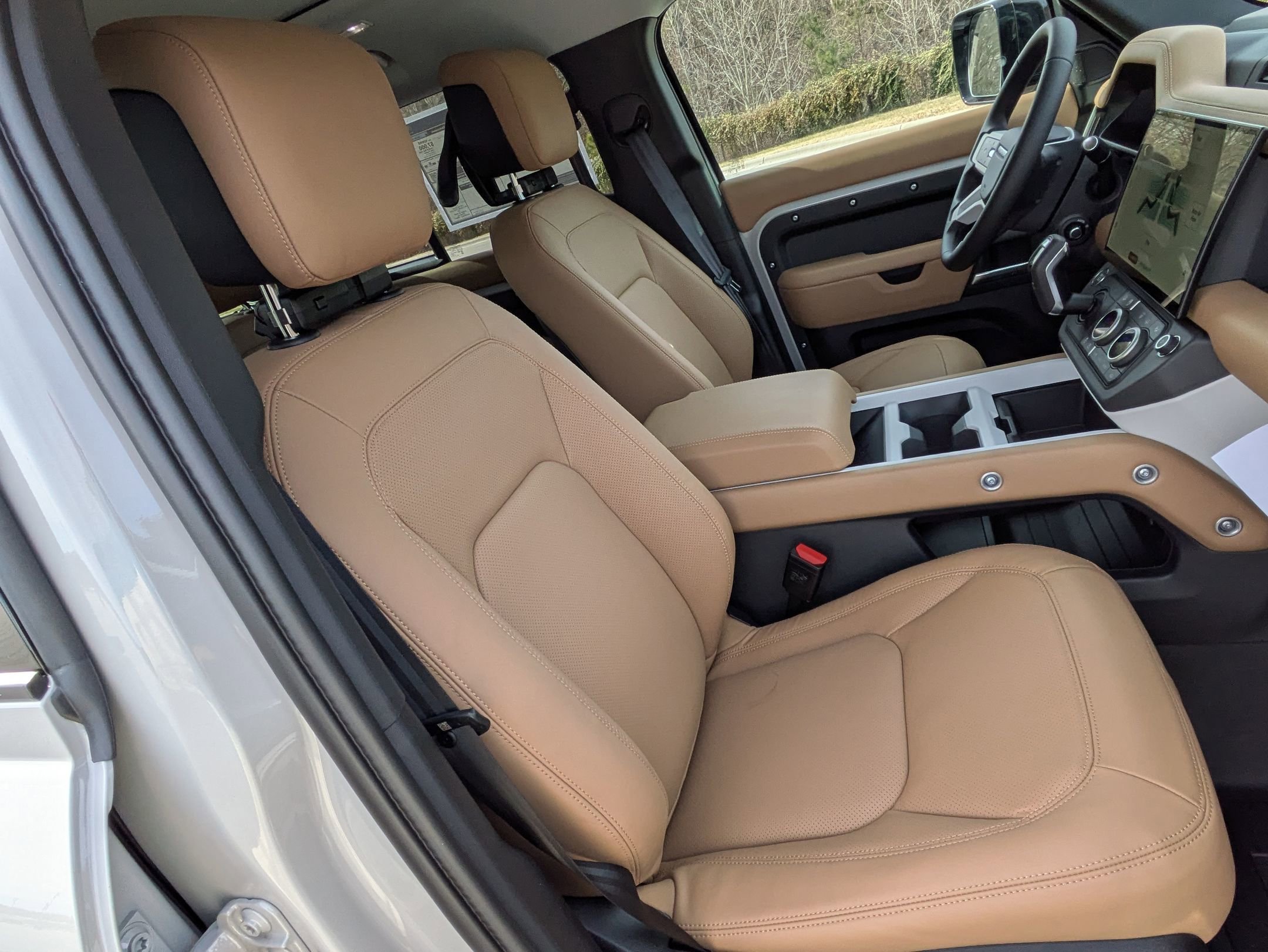 New 2026 Land Rover Defender 110 X-Dynamic SE image 31