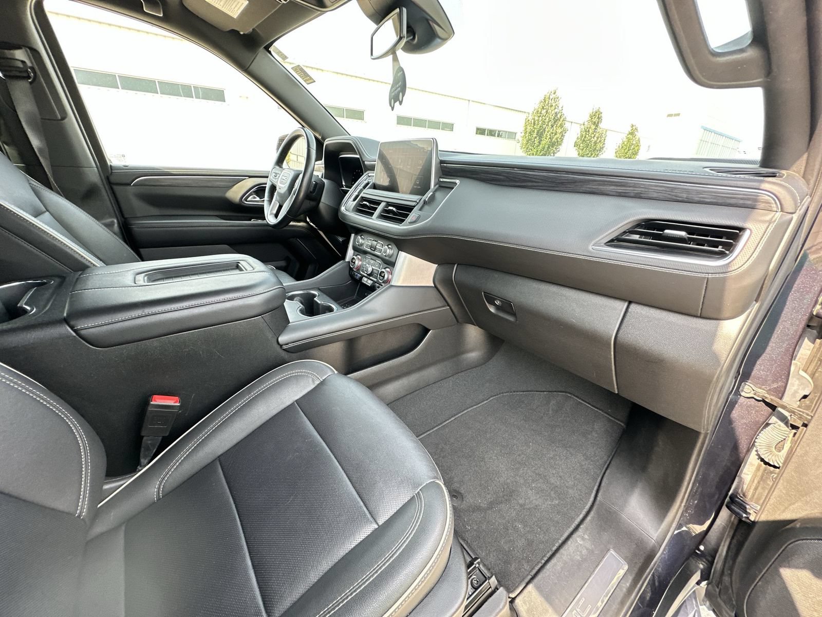 Certified 2023 GMC Yukon XL SLT AWD/4WD image 28
