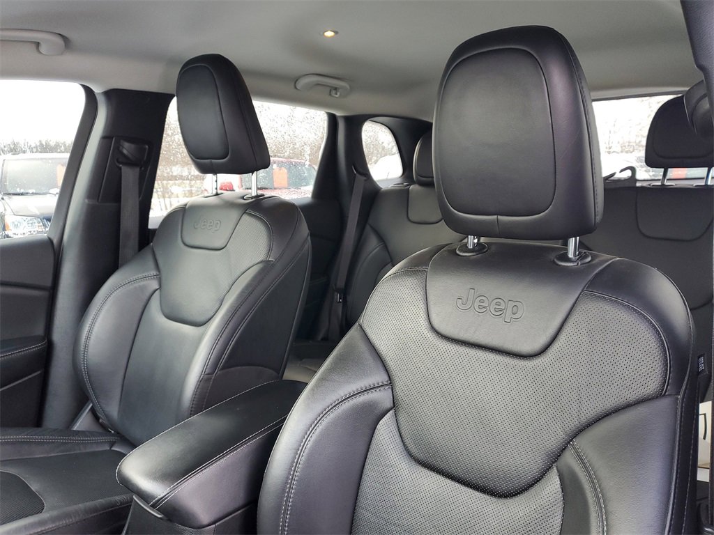 Used 2021 Jeep Cherokee Latitude Lux w/ Comfort/Convenience Group image 11