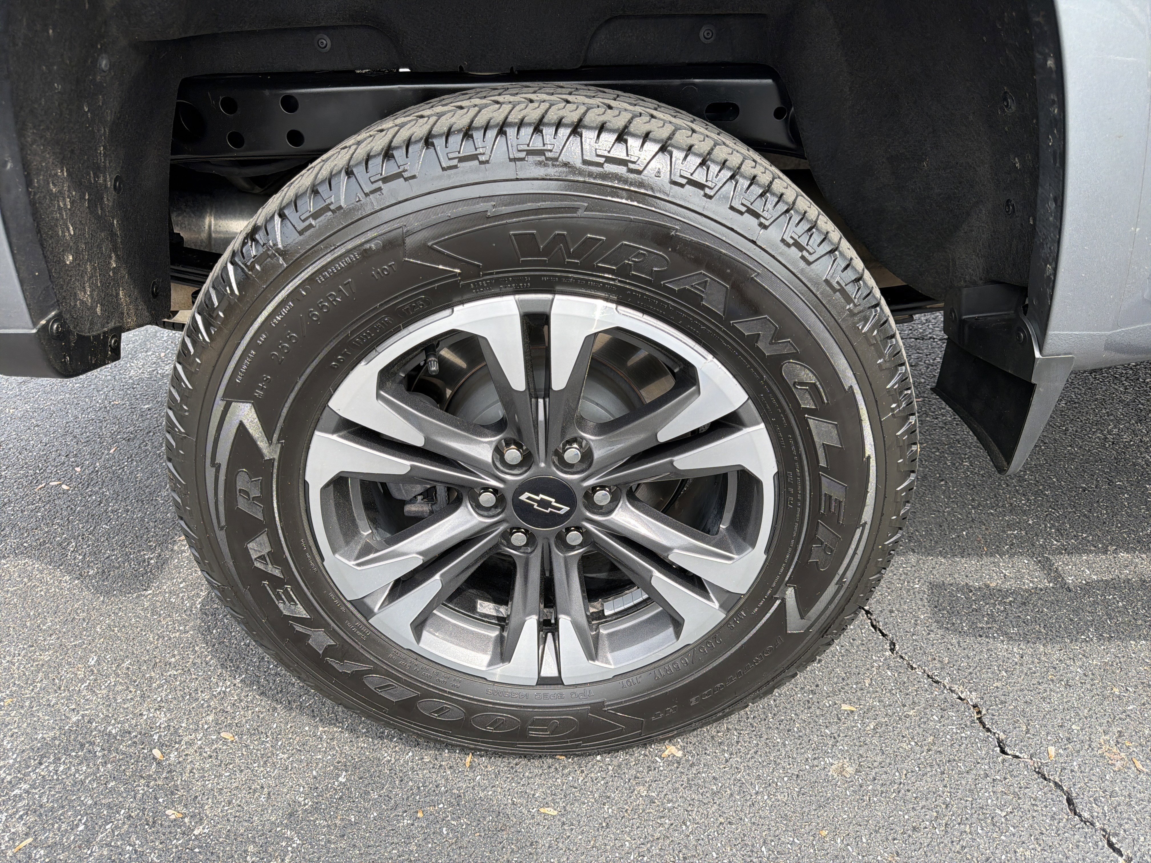 Used 2022 Chevrolet Colorado W/T w/ WT Convenience Package AWD/4WD image 17