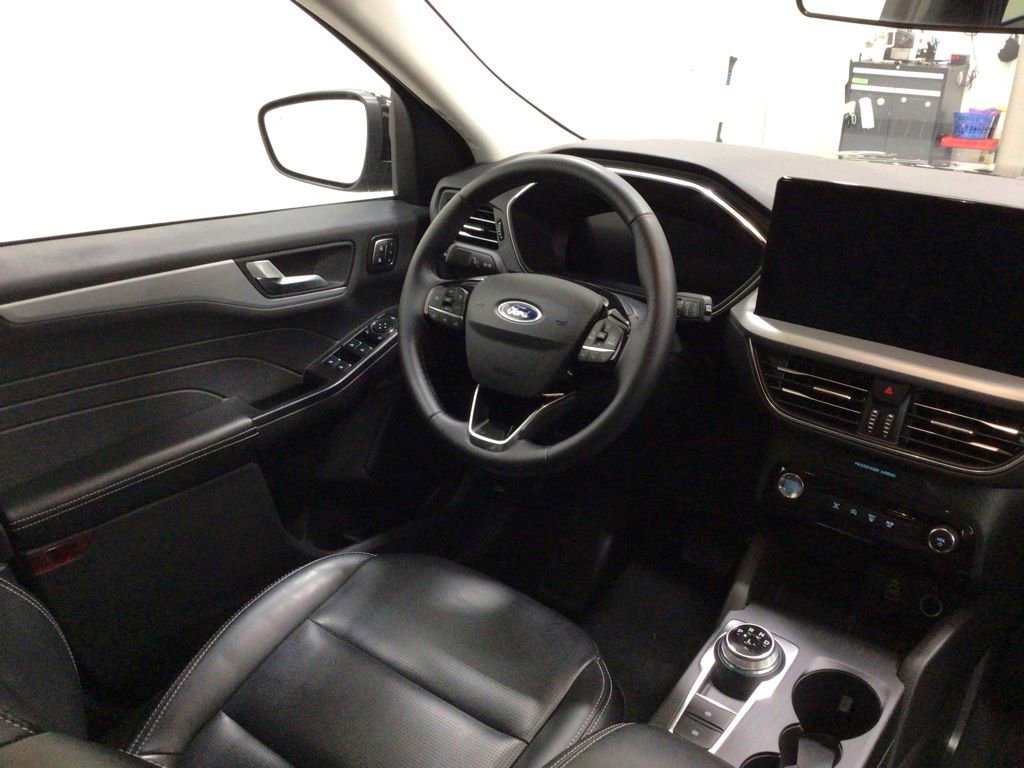 Used 2025 Ford Escape Platinum AWD/4WD image 15
