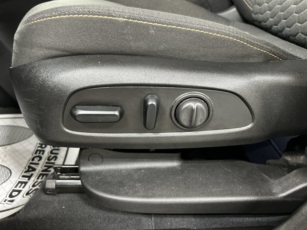 Used 2020 Chevrolet Equinox LT AWD/4WD image 10