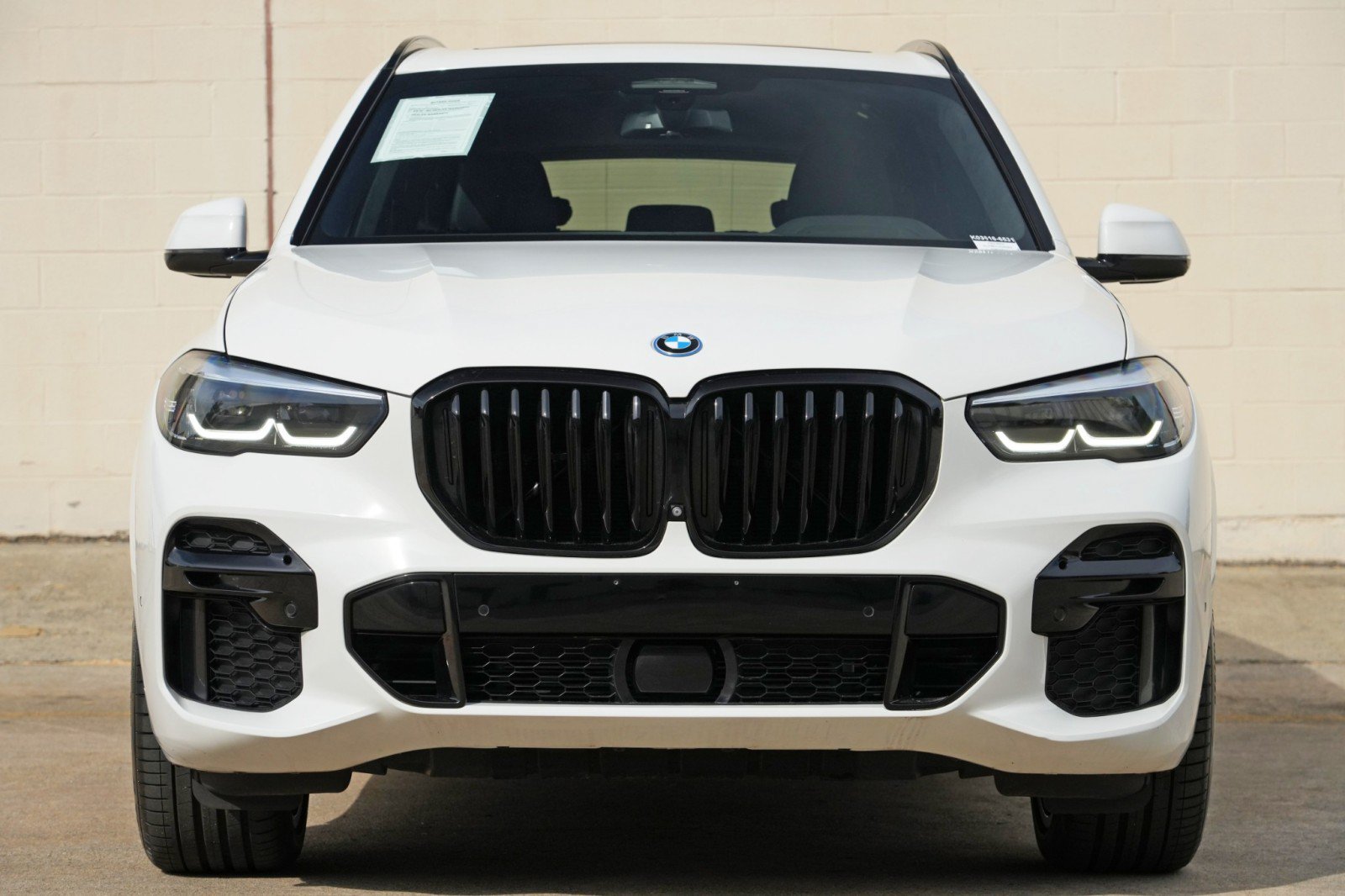 Used 2022 BMW X5 xDrive45e w/ M Sport Package AWD/4WD image 7