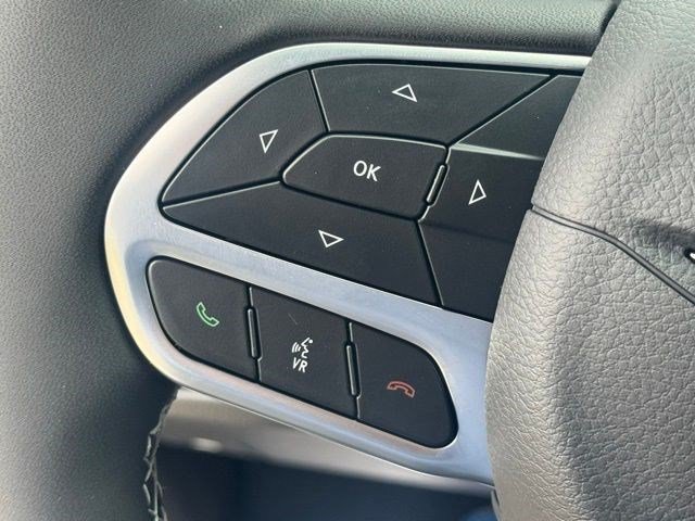 New 2027 Chrysler Pacifica Select FWD image 16