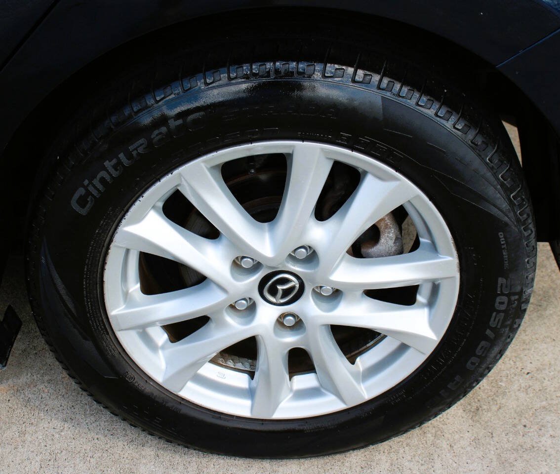 Used 2014 MAZDA MAZDA3 i Touring w/ Moonroof Package 1 FWD image 11