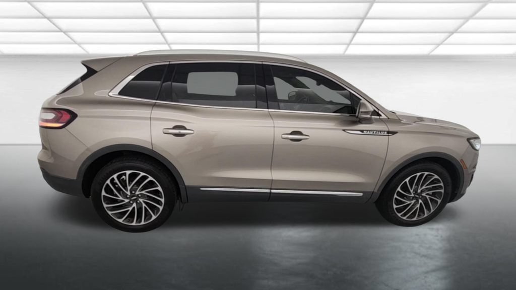 Used 2019 Lincoln Nautilus Reserve w/ Cargo Utility Package AWD/4WD image 8