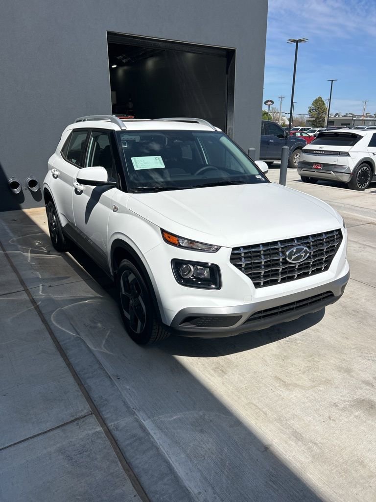 New 2026 Hyundai Venue SEL image 3