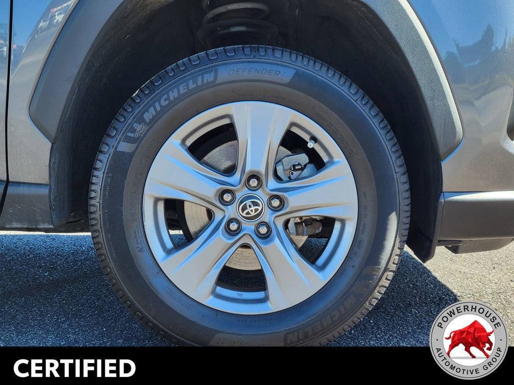 Used 2022 Toyota RAV4 XLE FWD image 12