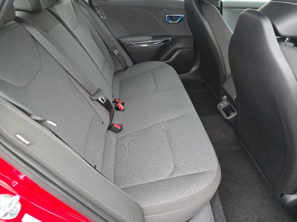 New 2025 Kia K4 LXS image 17