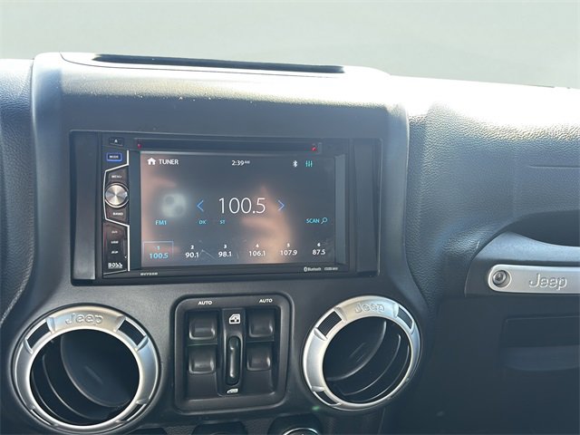 Used 2016 Jeep Wrangler Unlimited Sahara w/ Connectivity Group image 25