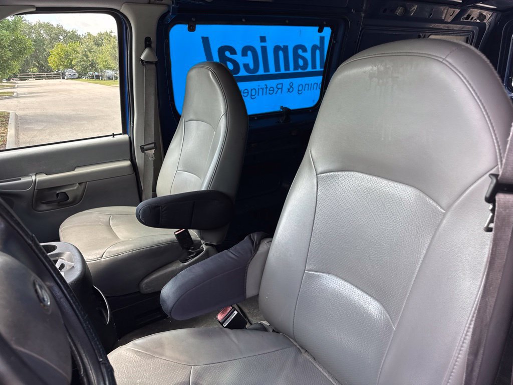 Used 2003 Ford E-250 and Econoline 250 RWD image 10