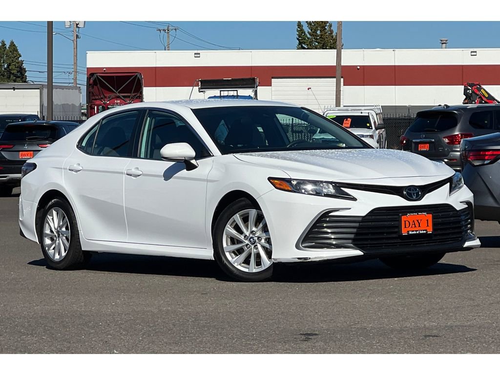 Used 2024 Toyota Camry LE image 2
