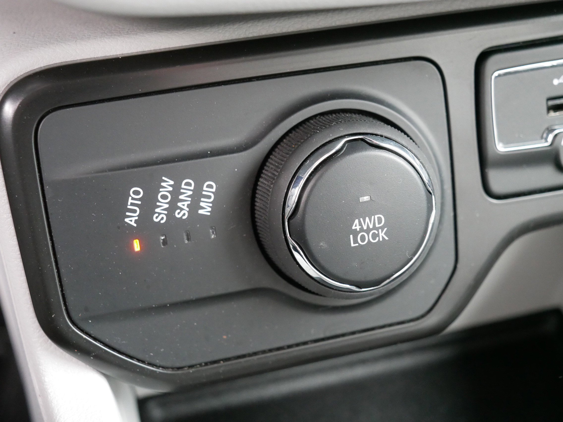 Certified 2022 Jeep Renegade Latitude w/ Convenience Group image 33