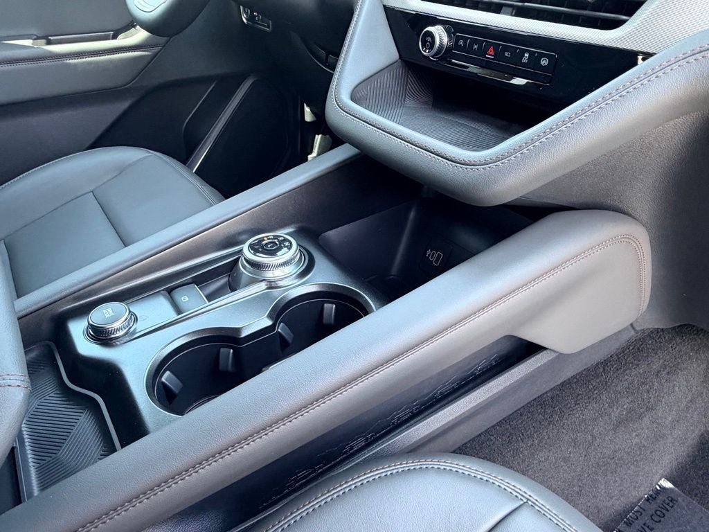 New 2026 Ford Explorer Active w/ Active Comfort Package RWD image 8