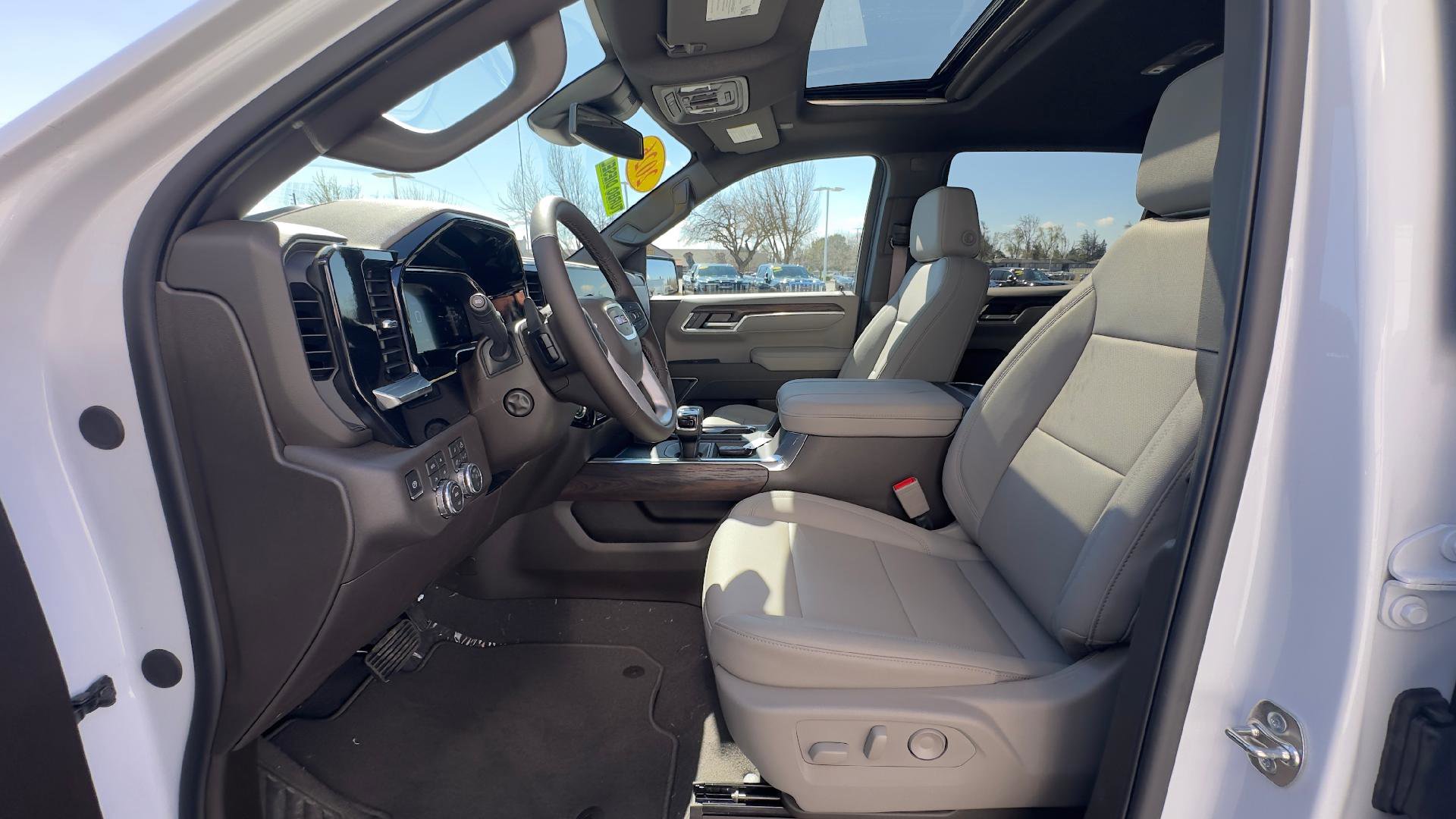 New 2026 GMC Sierra 1500 SLT w/ SLT Premium Plus Package image 14