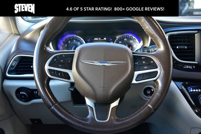 Used 2020 Chrysler Pacifica Touring-L image 17
