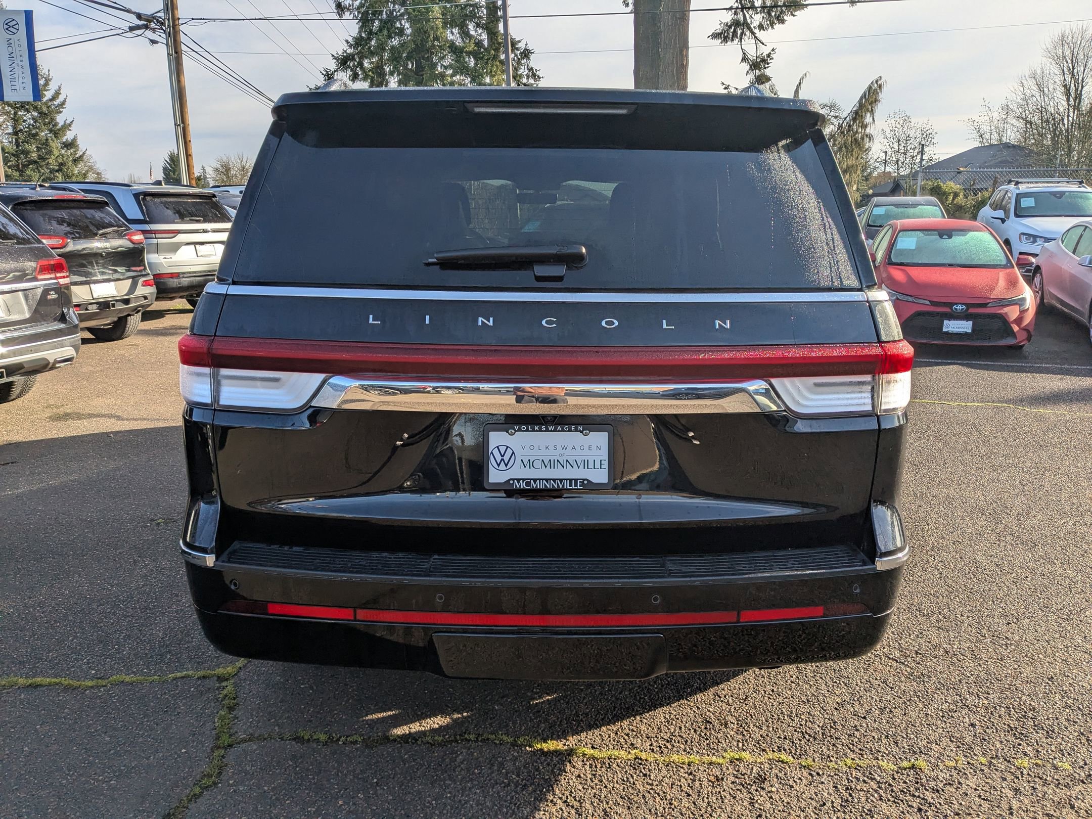 Used 2024 Lincoln Navigator Reserve image 3