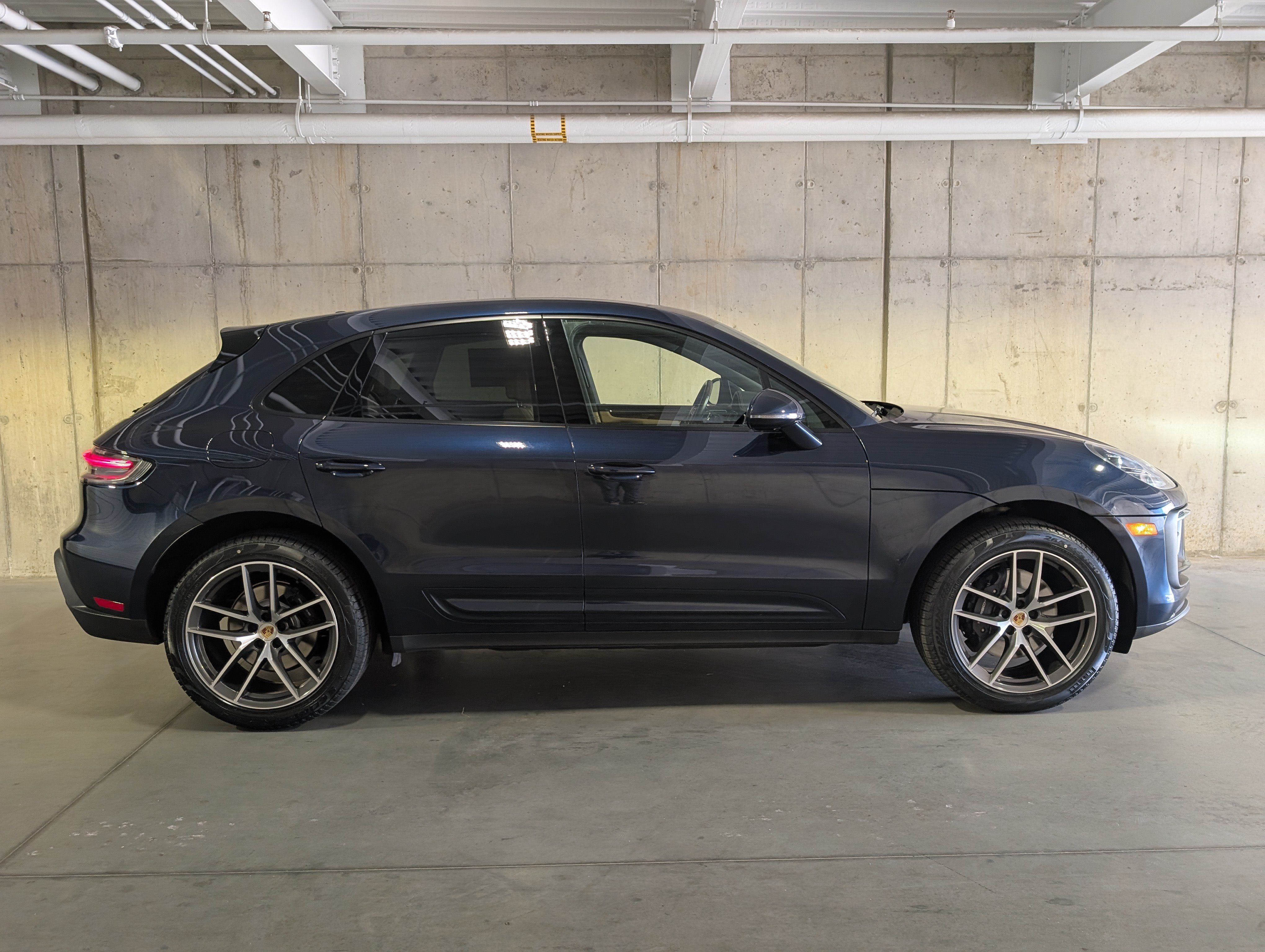 Certified 2023 Porsche Macan AWD/4WD image 10
