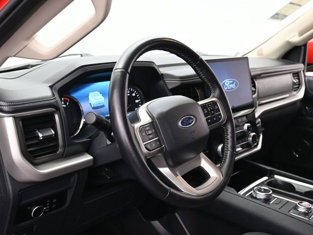Used 2024 Ford Expedition XLT image 14