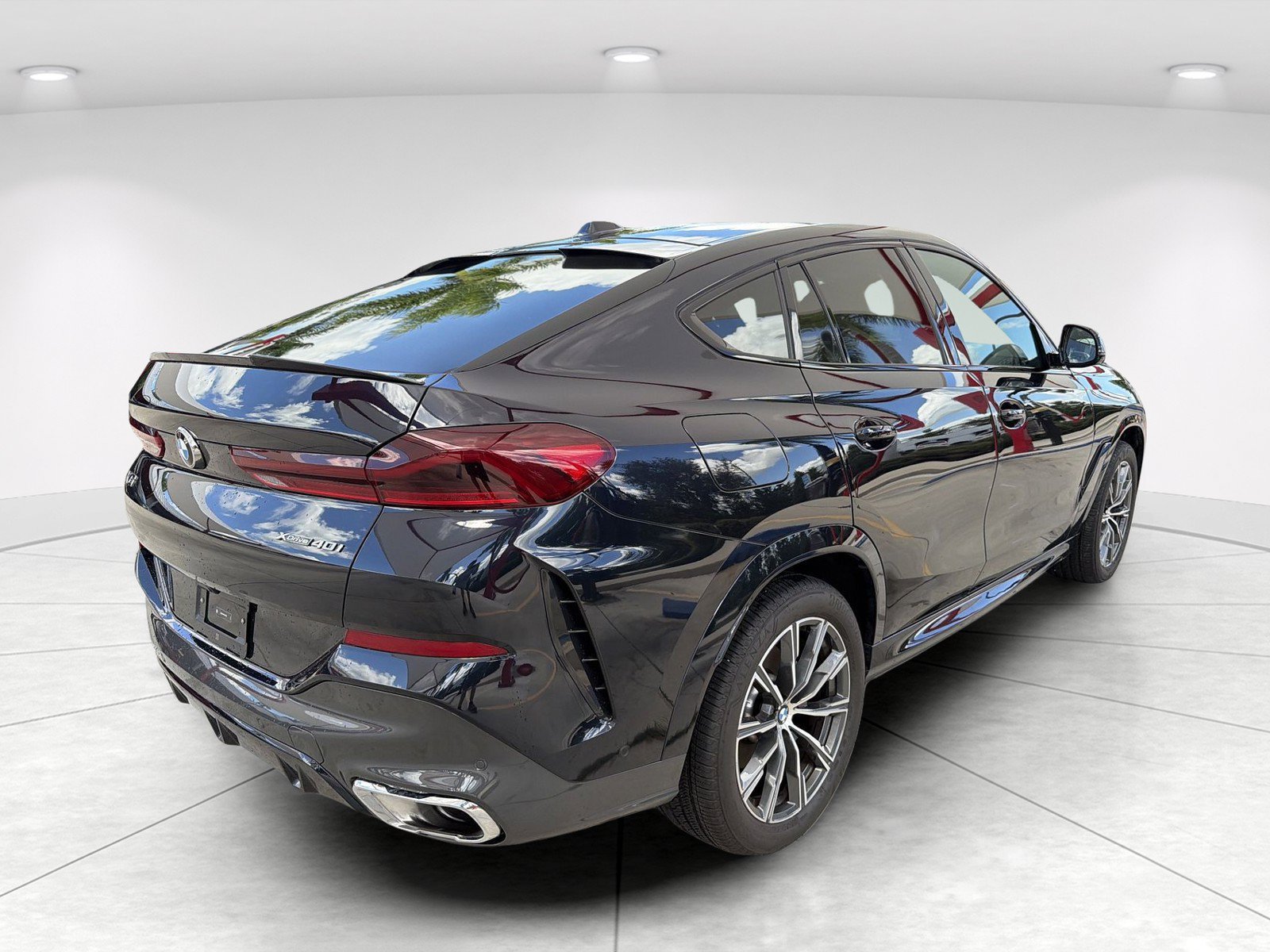 Certified 2026 BMW X6 xDrive40i AWD/4WD image 4