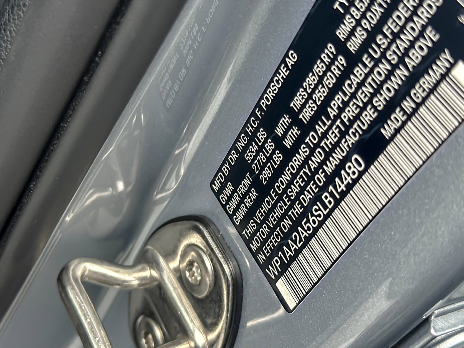 Used 2025 Porsche Macan image 28