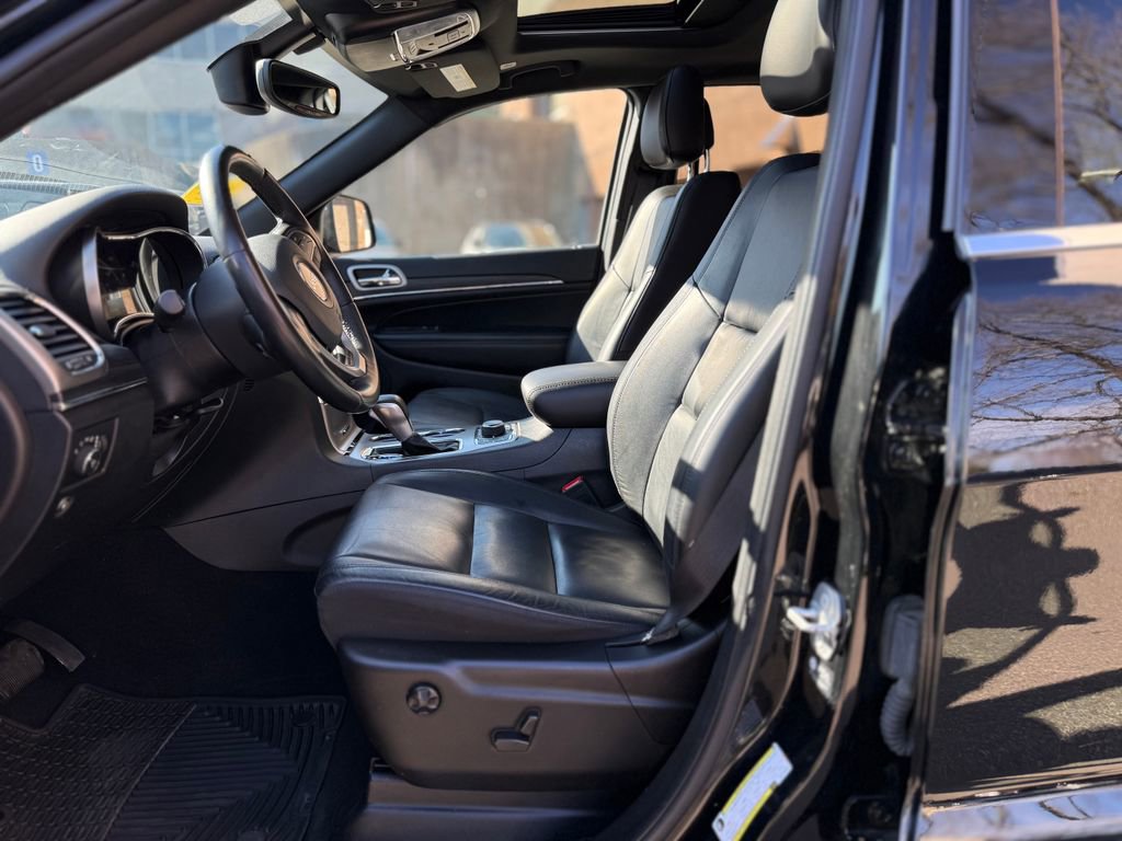 Used 2021 Jeep Grand Cherokee Limited image 19