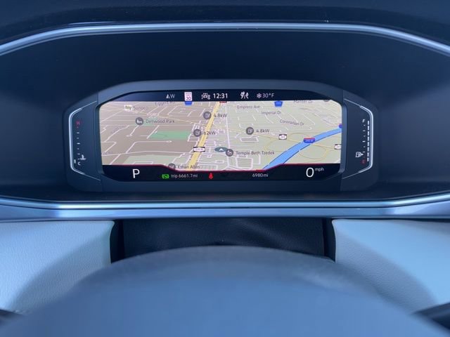 Certified 2025 Volkswagen Taos SEL w/ Black Wheel Plus Package image 15