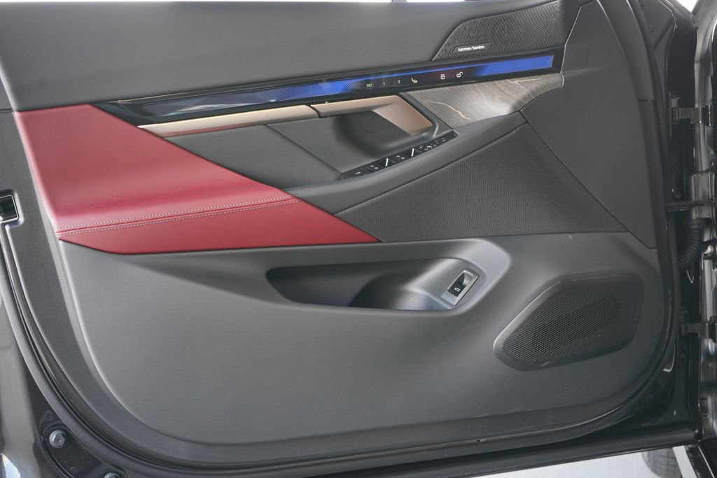 New 2026 BMW i5 eDrive40 w/ M Sport Package RWD image 9