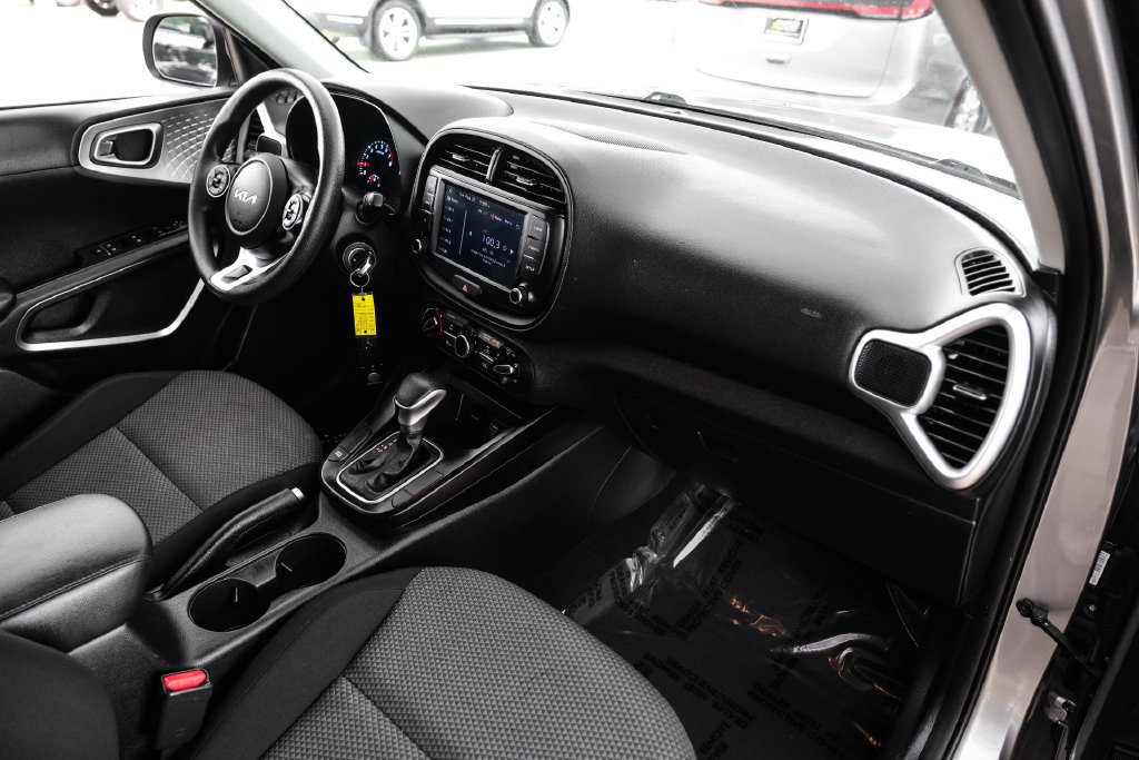 Used 2022 Kia Soul LX w/ Technology Package FWD image 11