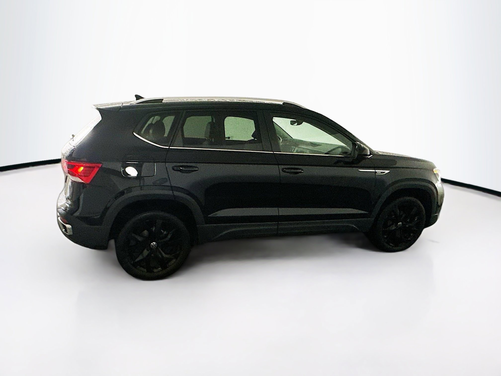 Used 2024 Volkswagen Taos SE image 10