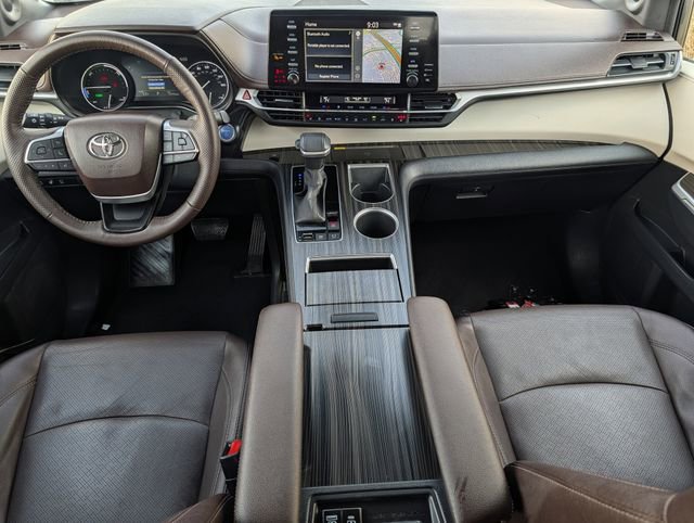 Used 2023 Toyota Sienna Platinum image 11