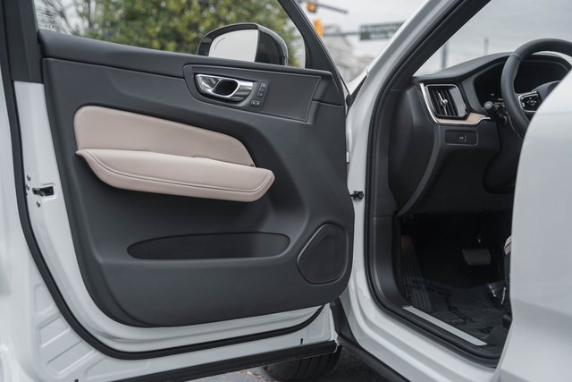 New 2026 Volvo XC60 B5 Plus w/ Protection Package Premier image 37