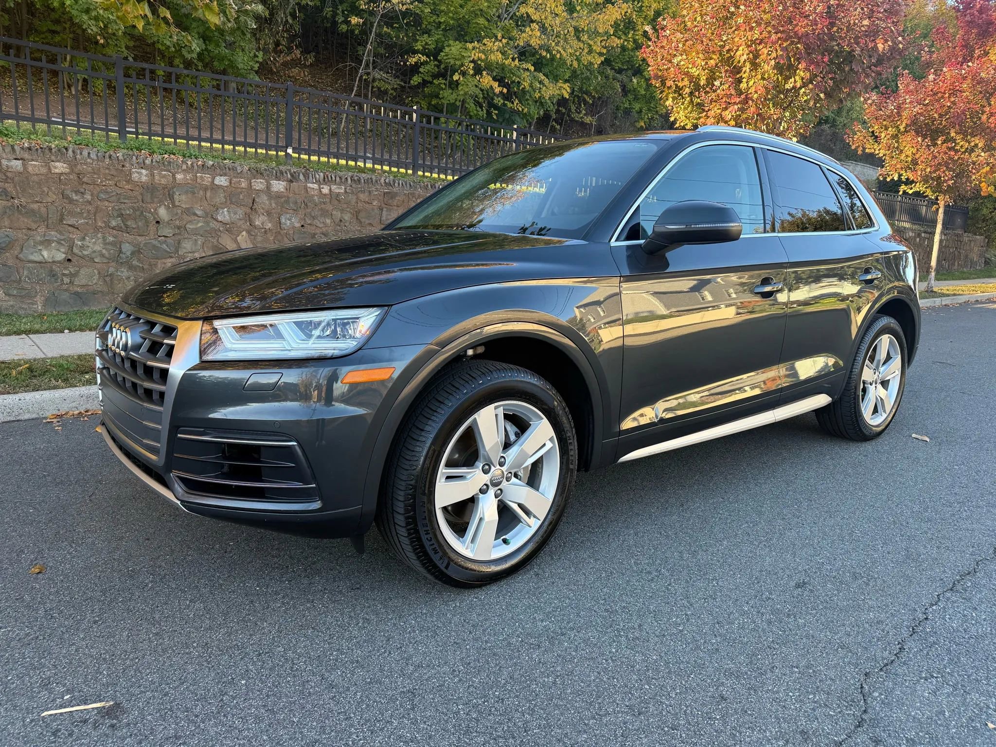 Used 2019 Audi Q5 2.0T Premium Plus image 2