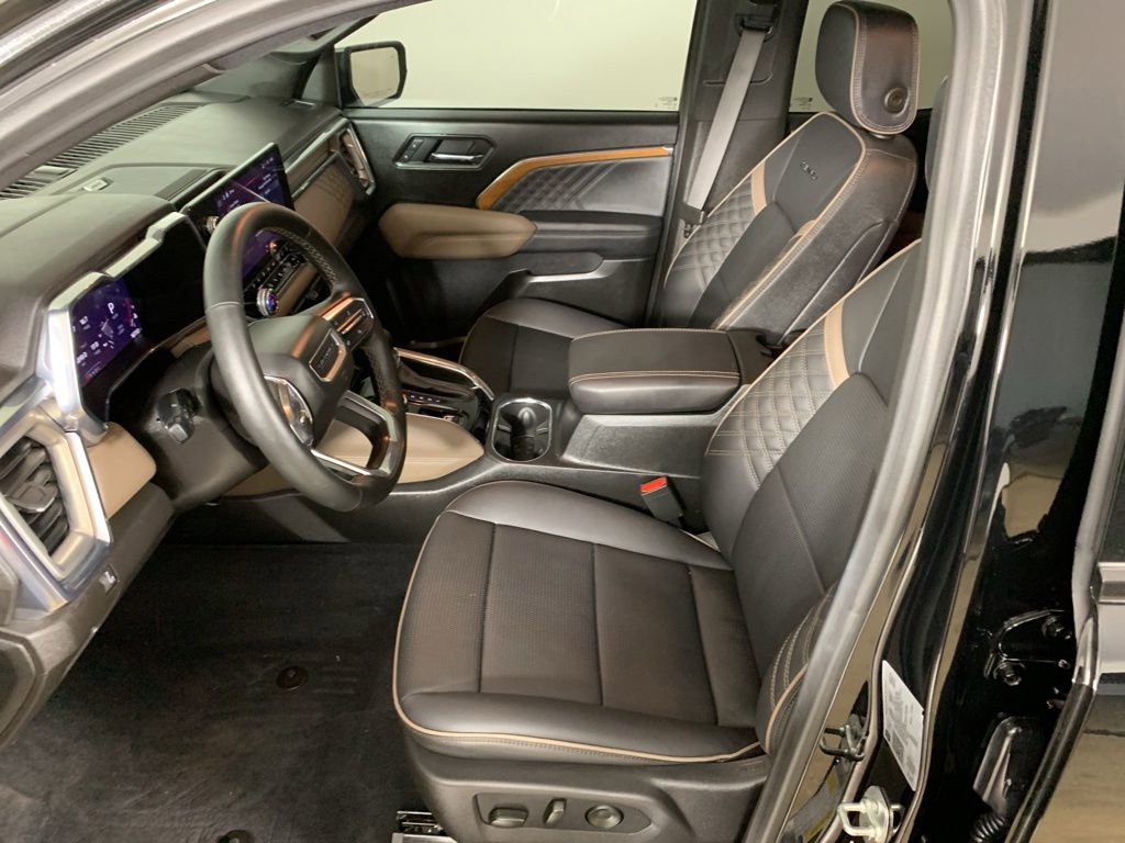 Used 2025 GMC Canyon Denali AWD/4WD image 30