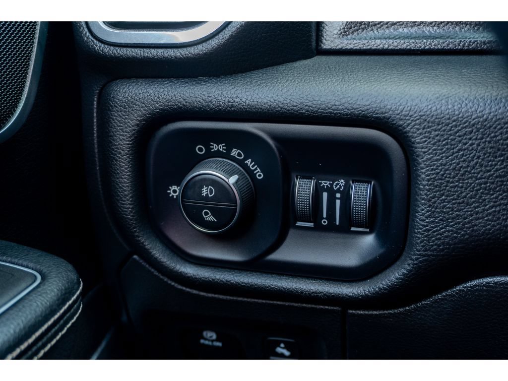 Used 2023 RAM 1500 Laramie AWD/4WD image 27