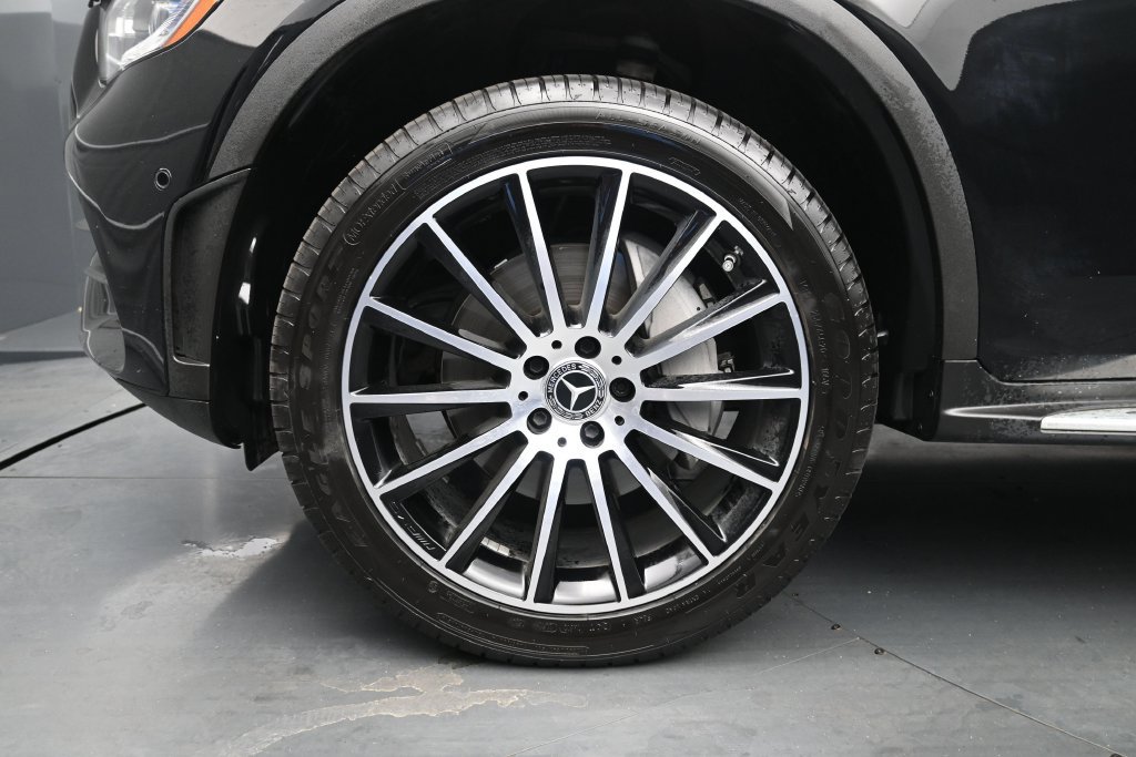 Used 2021 Mercedes-Benz GLC 300 4MATIC Coupe image 11