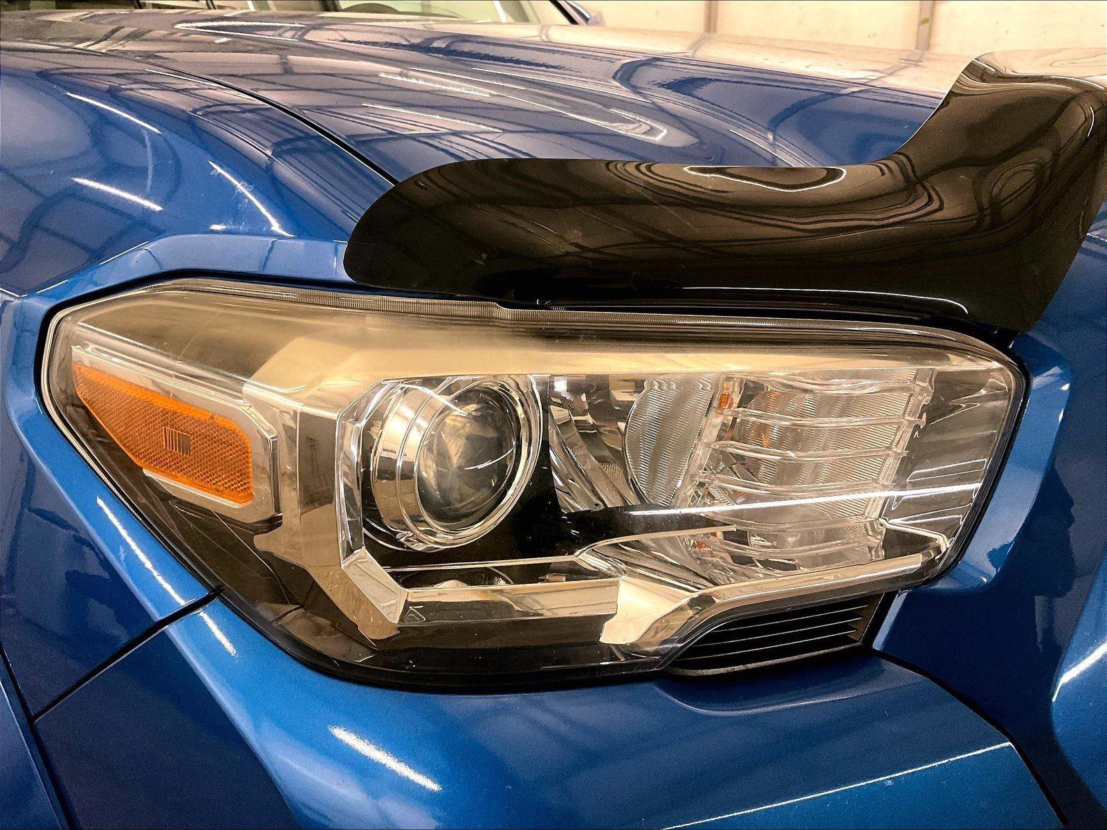 Used 2018 Toyota Tacoma SR5 AWD/4WD image 27