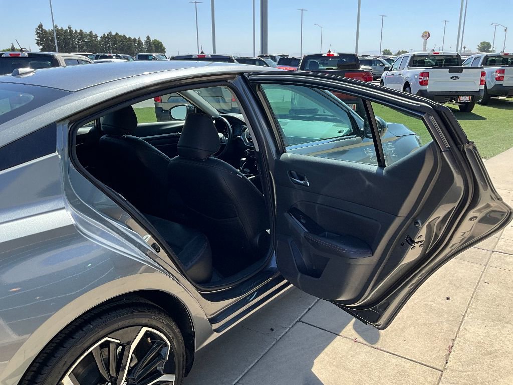 Used 2023 Nissan Altima 2.5 SR image 30