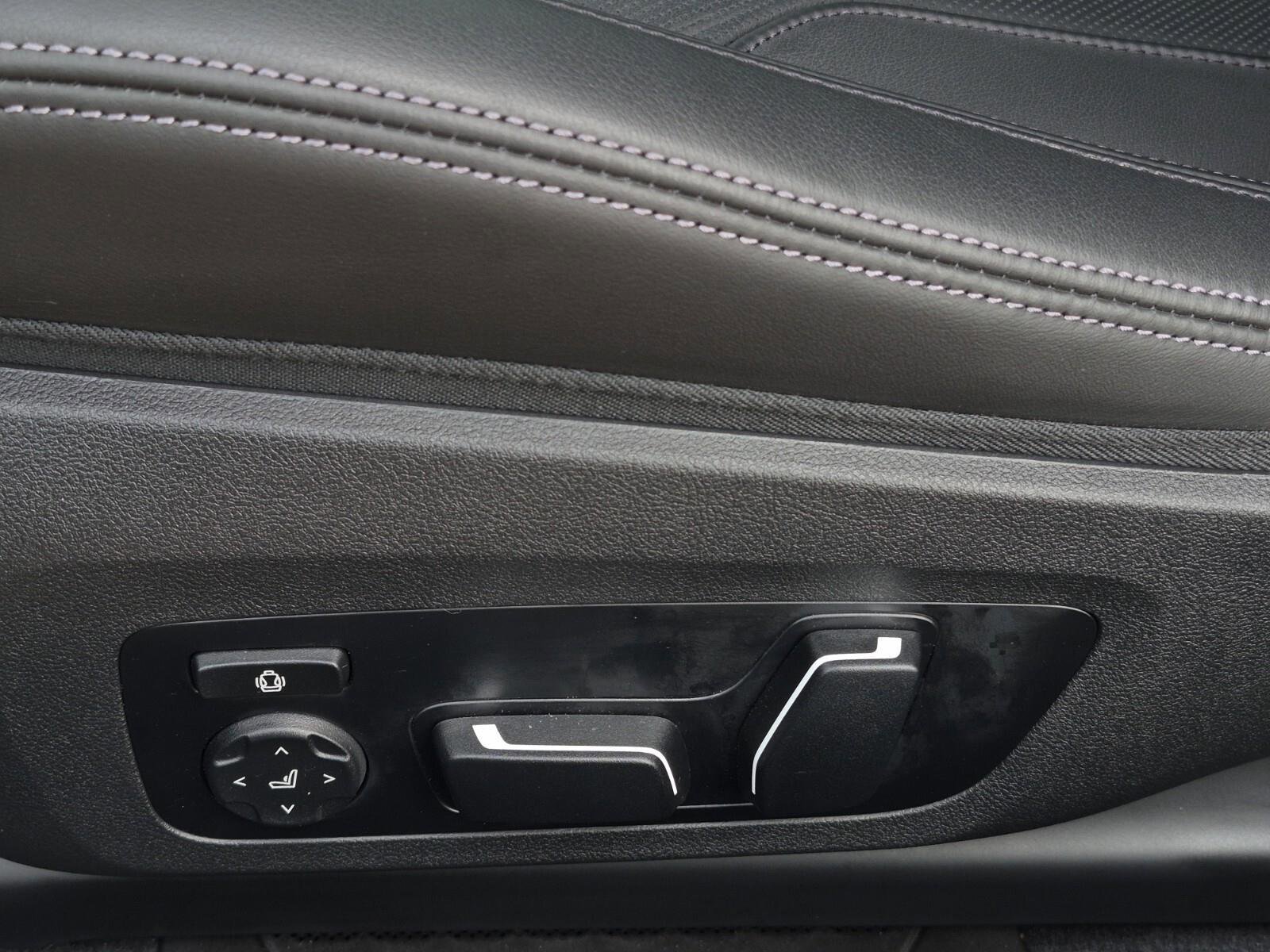 Certified 2025 BMW M4 xDrive Competition w/ M Driver's Package image 32