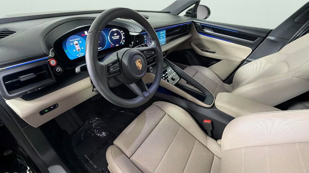 Used 2025 Porsche Macan Electric w/ Premium Package RWD image 18