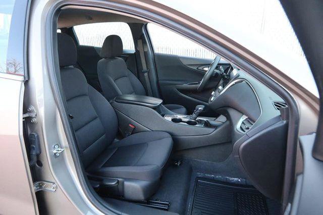 Used 2023 Chevrolet Malibu LT FWD image 25