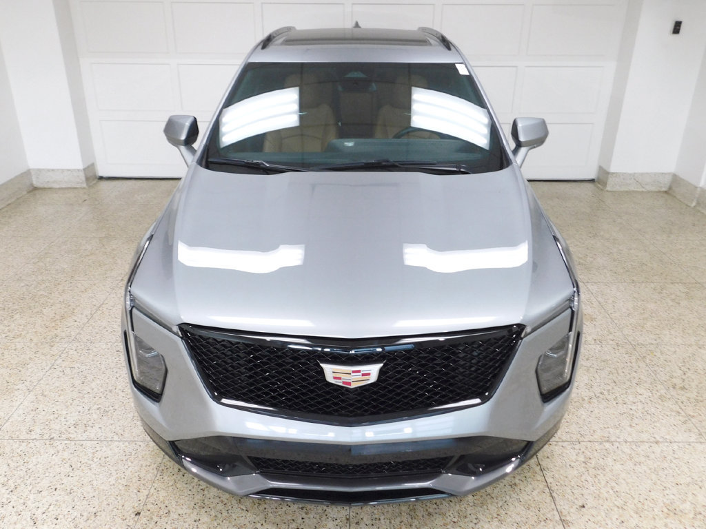 Used 2024 Cadillac XT4 Sport AWD/4WD image 8