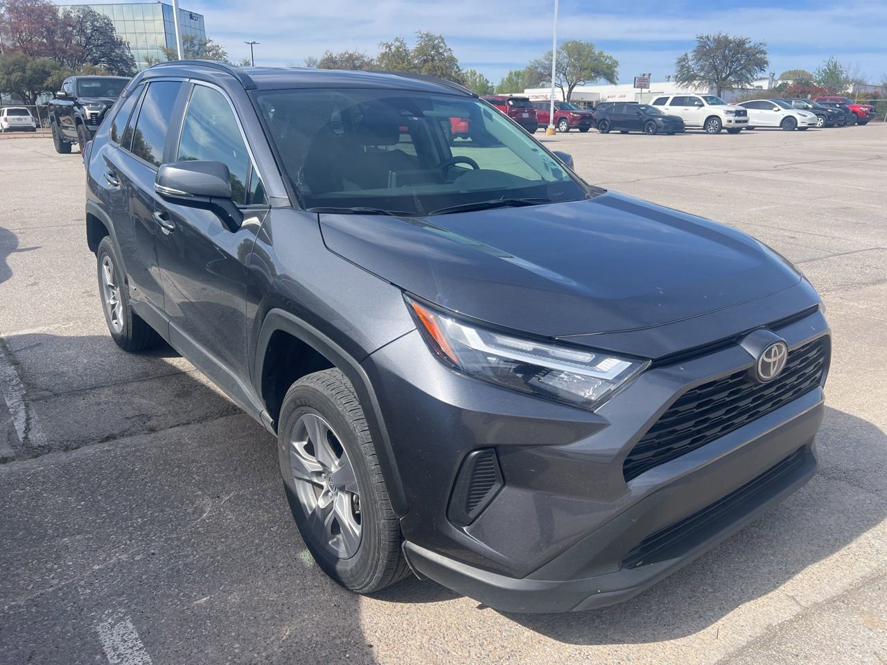 Used 2025 Toyota RAV4 XLE image 3