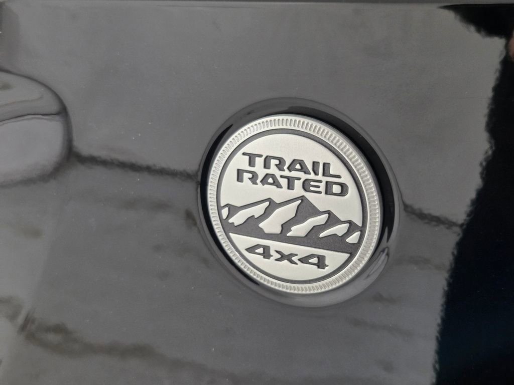 Used 2024 Jeep Wrangler Sahara image 3