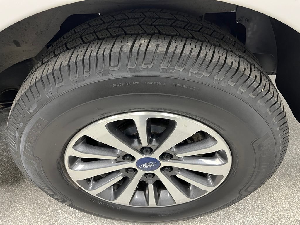 Used 2017 Ford Expedition EL XLT w/ Equipment Group 202A AWD/4WD image 17