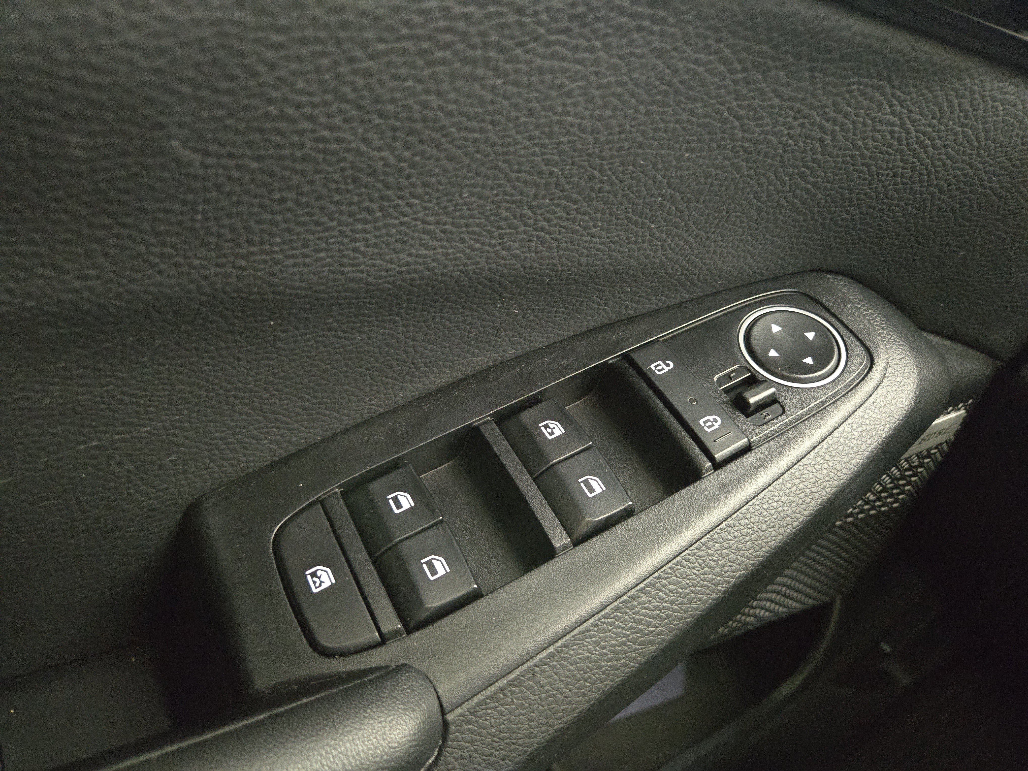 Used 2023 Kia Seltos SX w/ SX Sunroof Package image 30