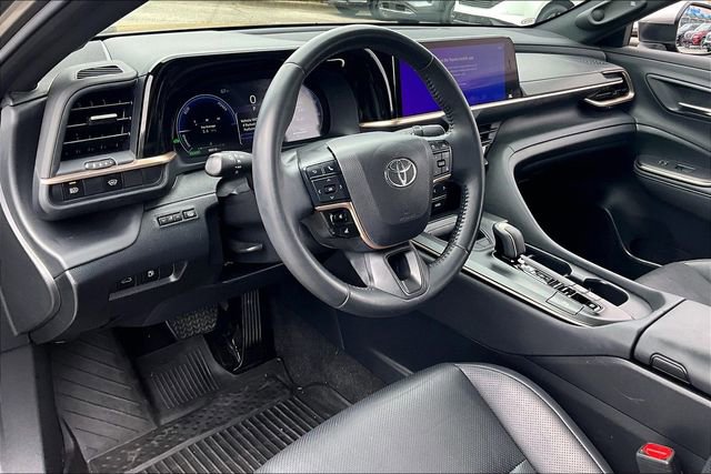 Used 2023 Toyota Crown Limited AWD/4WD image 14