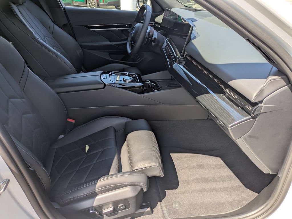 Used 2026 BMW 530i RWD image 25